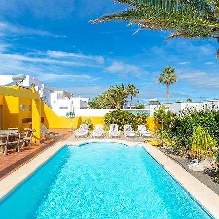 Mariposas Villa *